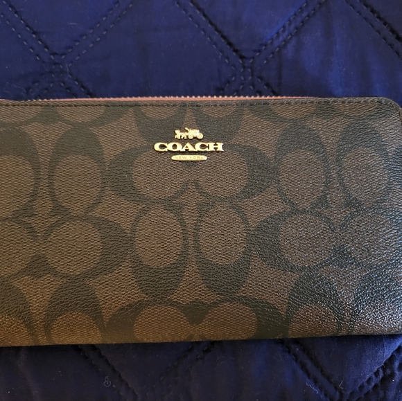 Coach Wallet - Picture 2 of 2